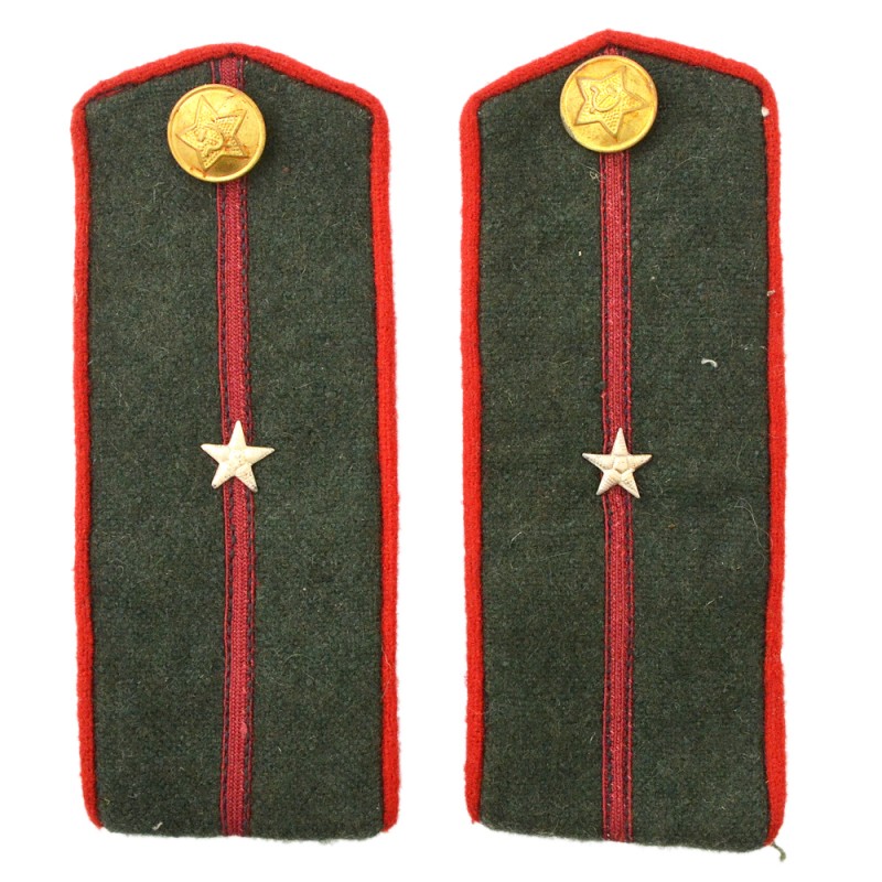 Shoulder straps of a second lieutenant of the ABTV or Red Army artillery of the 1943 model