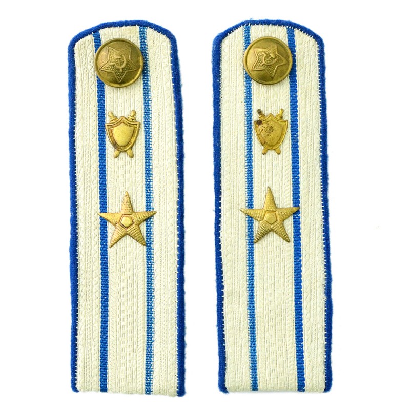 The shoulder straps of the everyday major of the NKVD legal service of the 1943 model