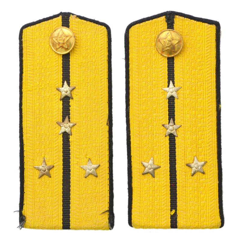 Shoulder straps of the captain of the Red Army Engineering troops of the 1943 model