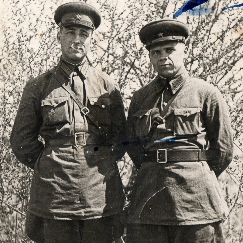 Photo of the political instructor of the Red Army infantry with an ordinary NKVD