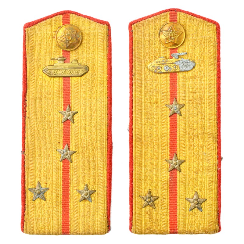 Shoulder straps of the everyday captain of the ABTV Red Army of the 1943 model