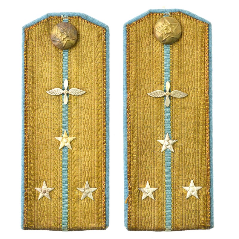 Shoulder straps of a senior lieutenant of the SA Air Force of the 1946 model