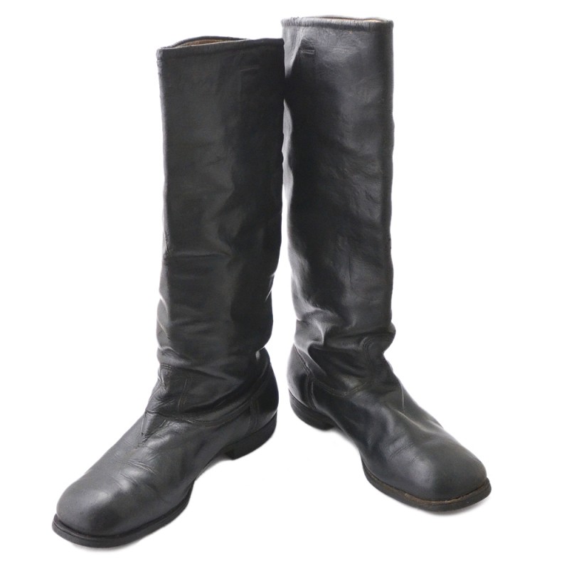 Leather boots of SA officers