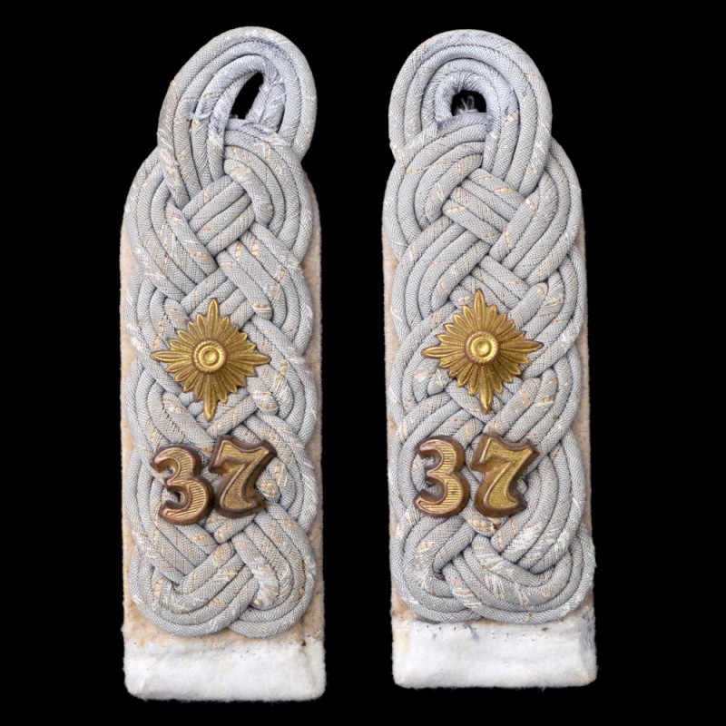 Shoulder straps of the lieutenant Colonel of the 37th Infantry Regiment of the Wehrmacht