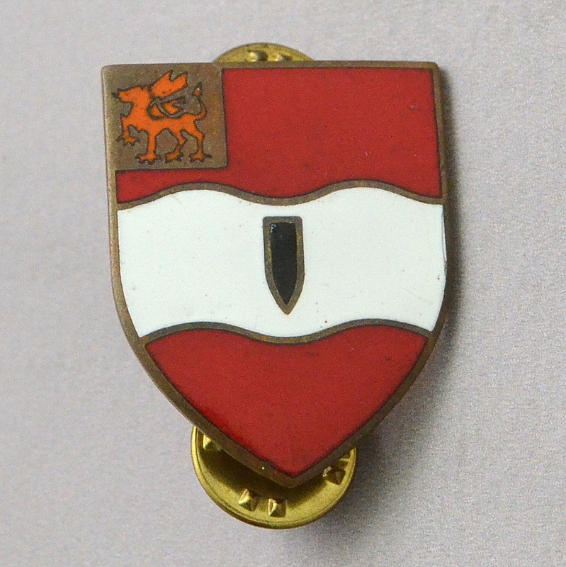 Badge of the 82nd Field Artillery Regiment of the US Army