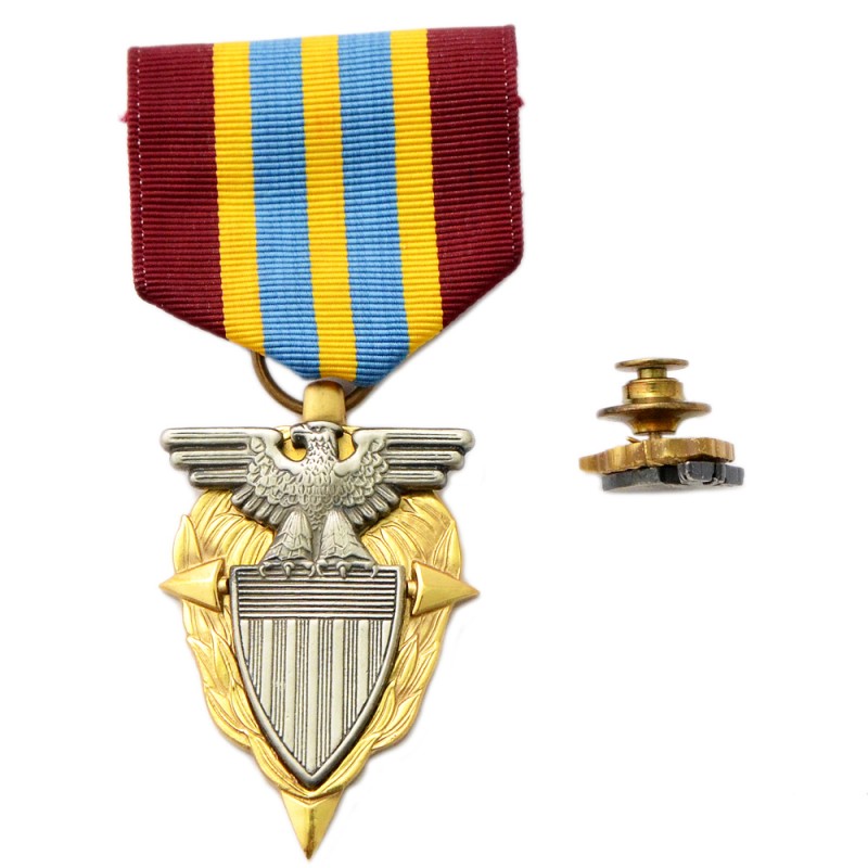 Medal of Merit for the Civil service of the US Defense Supply Agency, with frachnik
