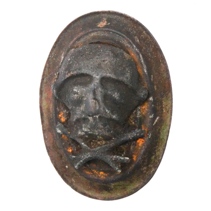 The badge of the RIA shock units, the so-called "Adam's head"