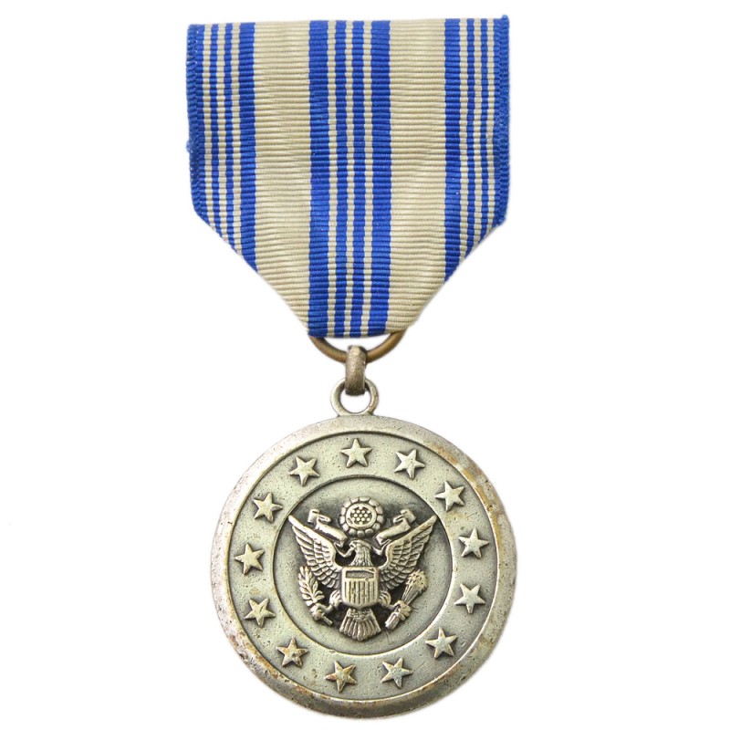 Medal to the master sergeant of the US Army for sports achievements