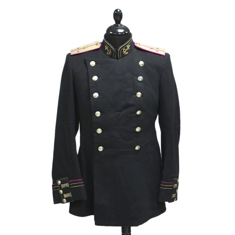 The ceremonial uniform of the senior lieutenant of the quartermaster service of the USSR Navy of the sample of 1945