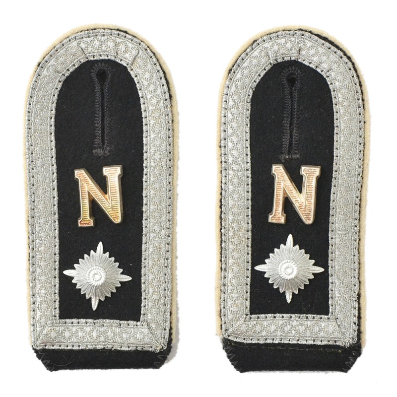 Shoulder straps of the Chief Scharfuhrer of the 6th SS Mountain Infantry Division "Nord"