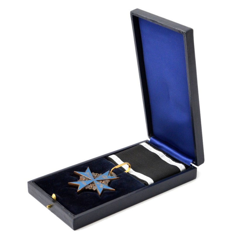 Badge of the Order "Pour le Mérite" in a case, copy