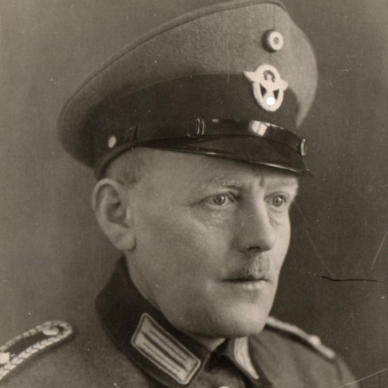 Portrait photo of the chief sergeant of the German police