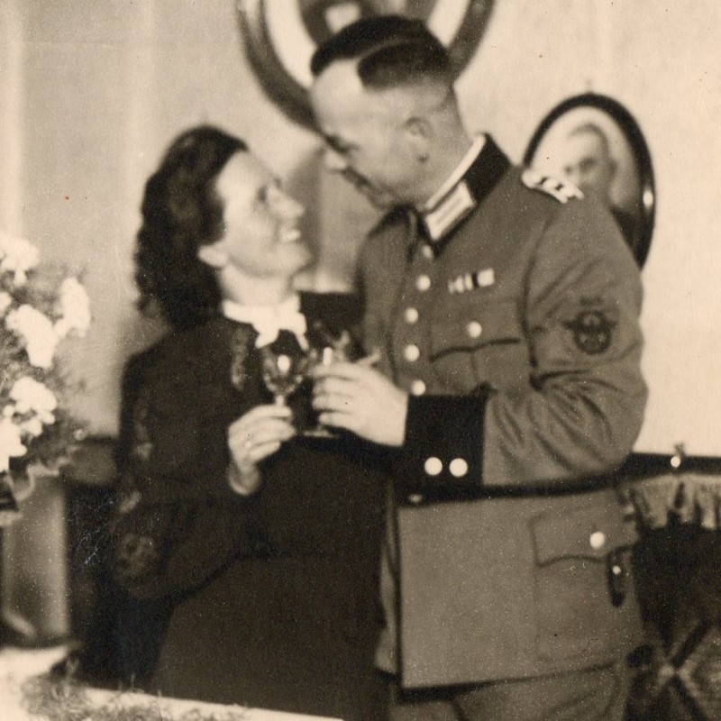 Photo of the German police sergeant-major with his wife