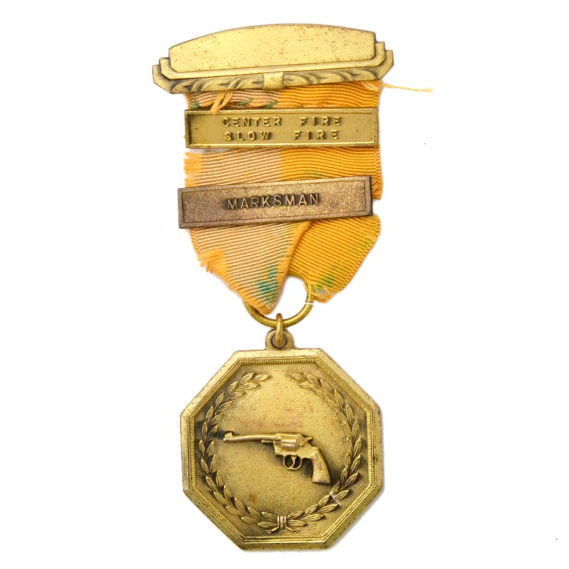 American Gold medal for shooting from the revolver of the central battle