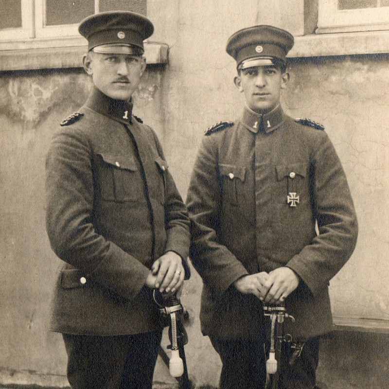 Photos of police officers of the Weimar Republic with sabers