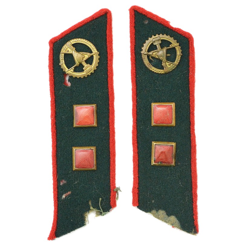 Buttonholes of the technical quartermaster of the 2nd rank of the Red Army of the sample of 1935