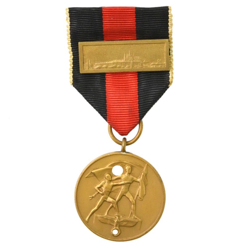 Medal for the Anschluss of the Sudetenland of Czechoslovakia in 1938, with the bar "Pragaburg"