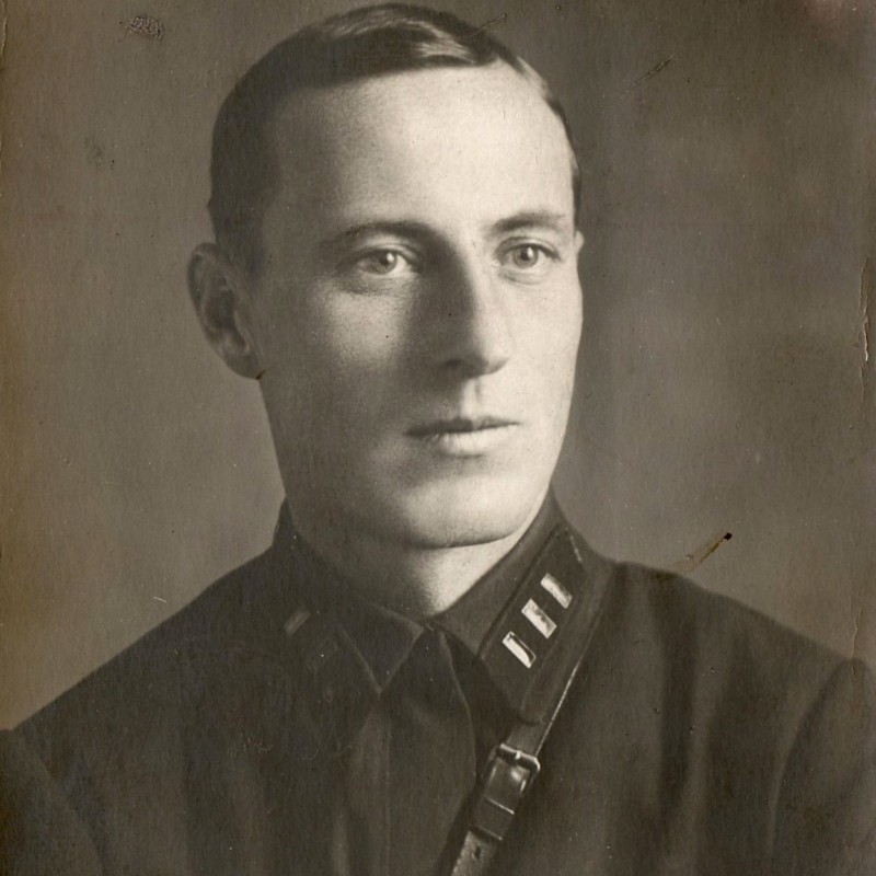 Portrait photo of the regimental Commissar of the Red Army Artillery