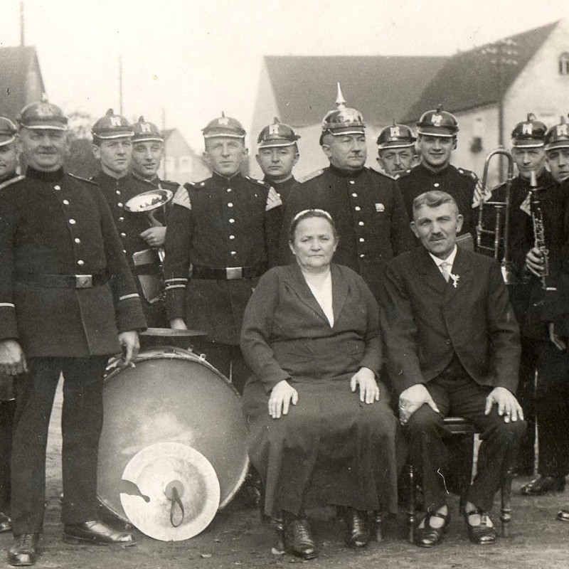 Photo of the orchestra of the German fire department in Pikelhelm