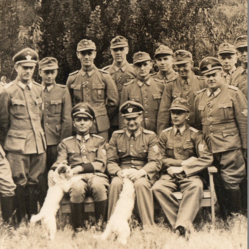 Photo of a group of German police officers