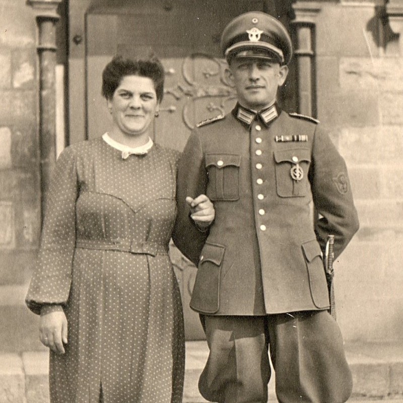 Photo of the German police guard with a sword of the 1936 model