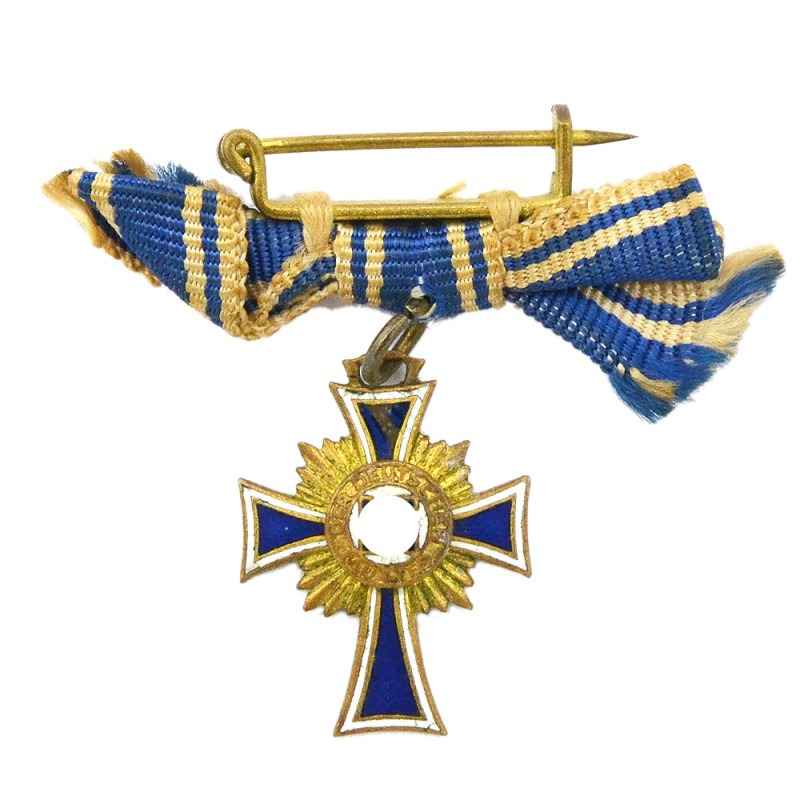 Miniature of the cross of the German mother of the sample of 1938, degree "in gold", L/14