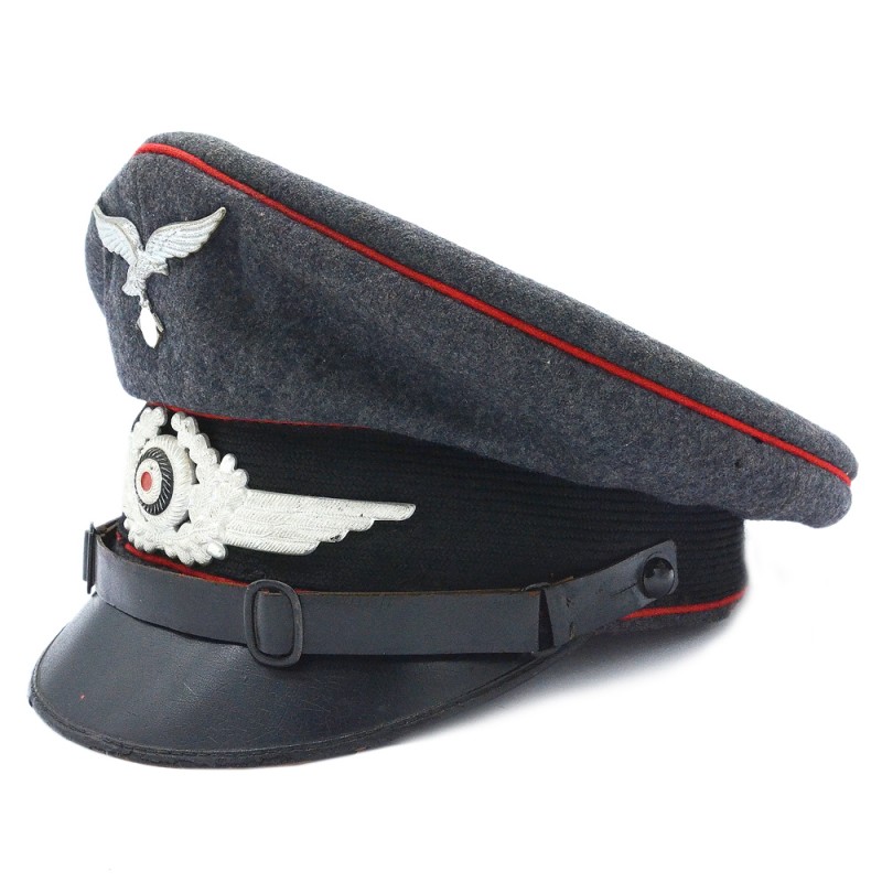 The cap of the lower rank of the Luftwaffe anti - aircraft artillery