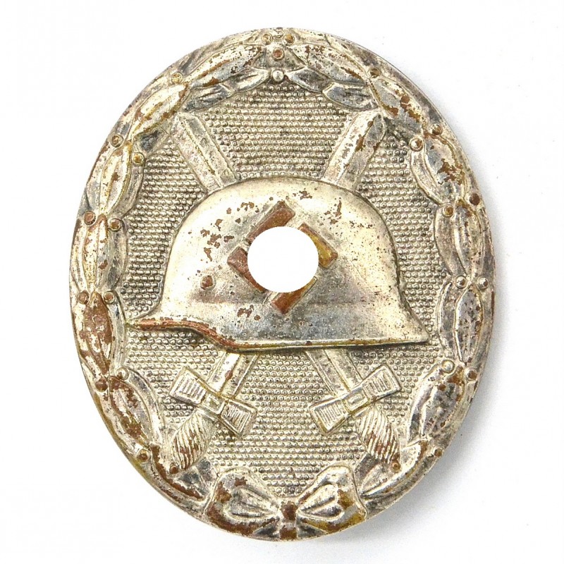 Badge for injury in silver of the 1939 model, "30"