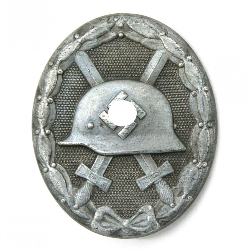 Badge for injury in silver of the 1939 model, nominal, 127