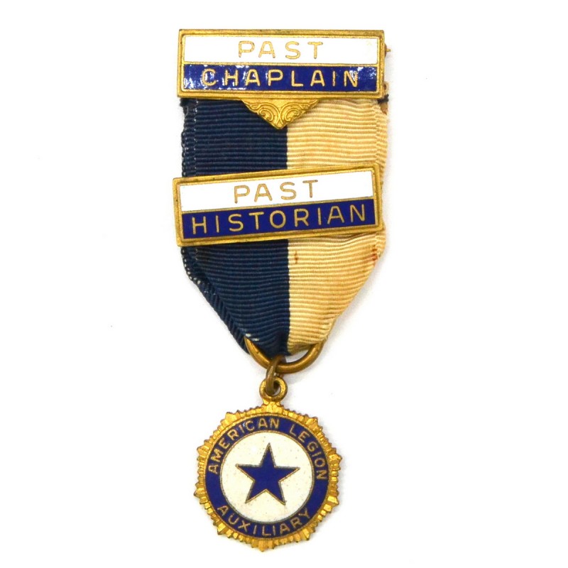 Official medal on the cap of the former chaplain-historian of the American Legion