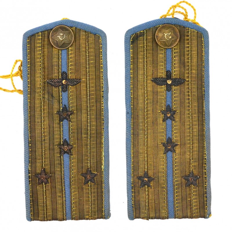 Custom - made shoulder straps of the captain of the Red Army Air Force of the 1943 model