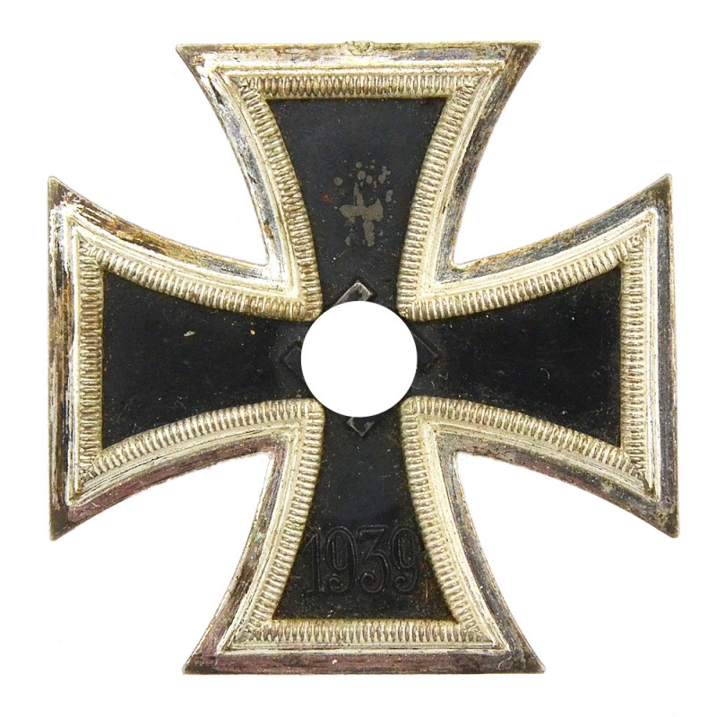 Iron Cross of the 1st class of the 1939 model, alteration of the cross of the 2nd class