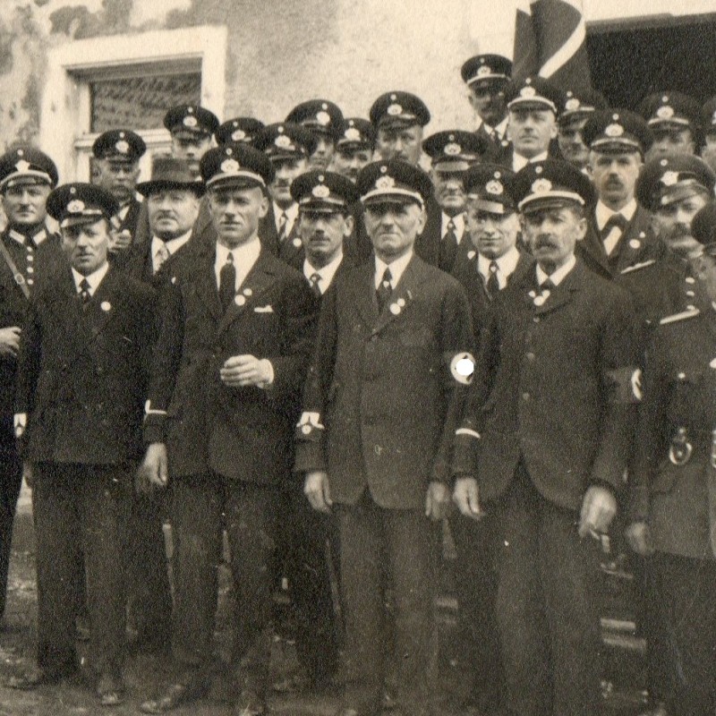 Group photo of the ranks of the fire police of the 3rd Reich and veterans of the Kiffheuserbund
