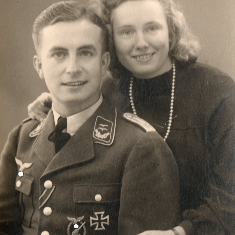 Photo of the chief lieutenant of the Luftwaffe anti-aircraft artillery with his wife