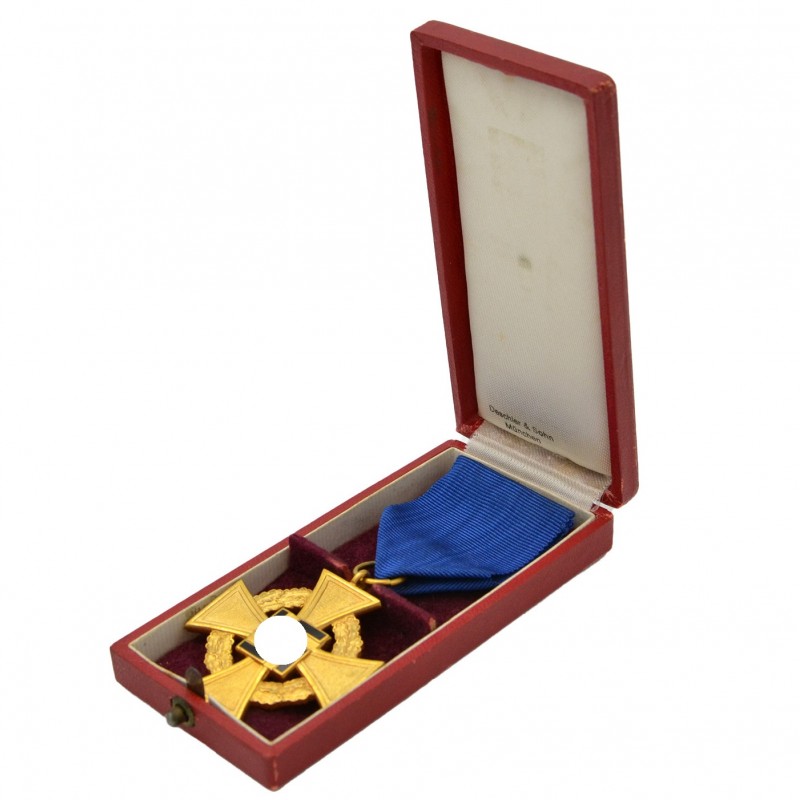 Cross for 40 years of civil service in a case, Descher &amp; Sohne