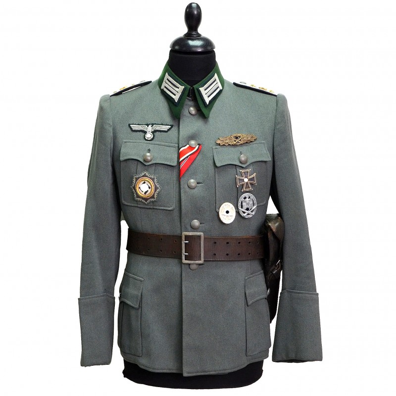 The field Hauptman's jacket of the 22nd Sapper battalion of the Wehrmacht of the 1936 model