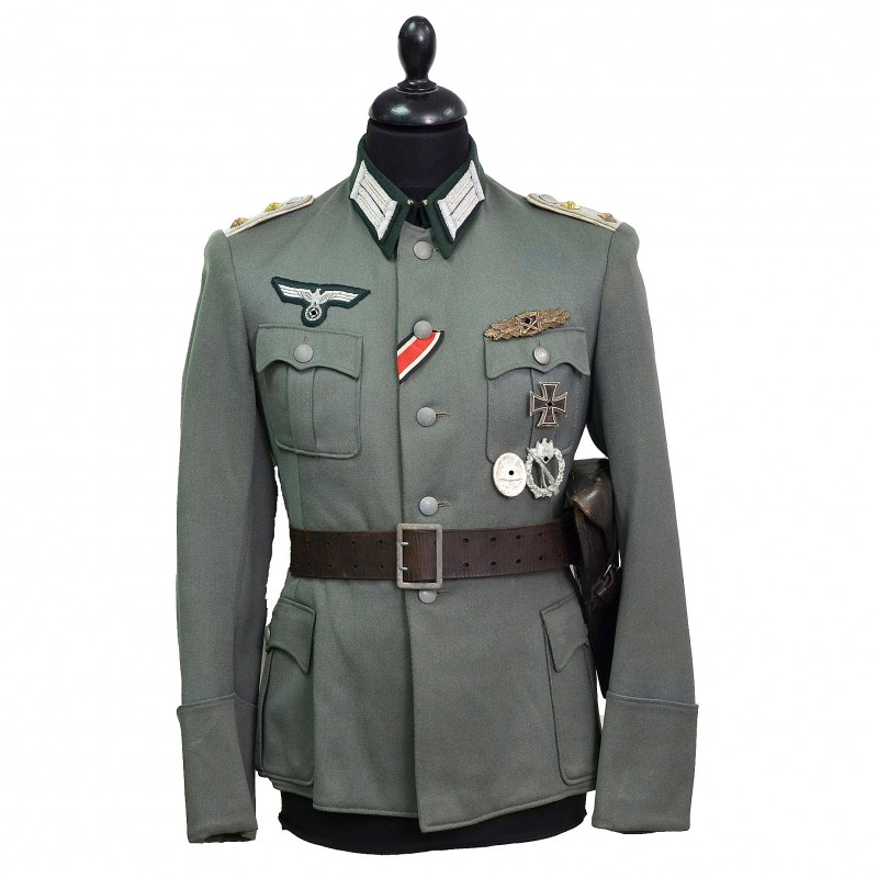 The Wehrmacht Infantry field Hauptmann 's tunic of the 1936 model