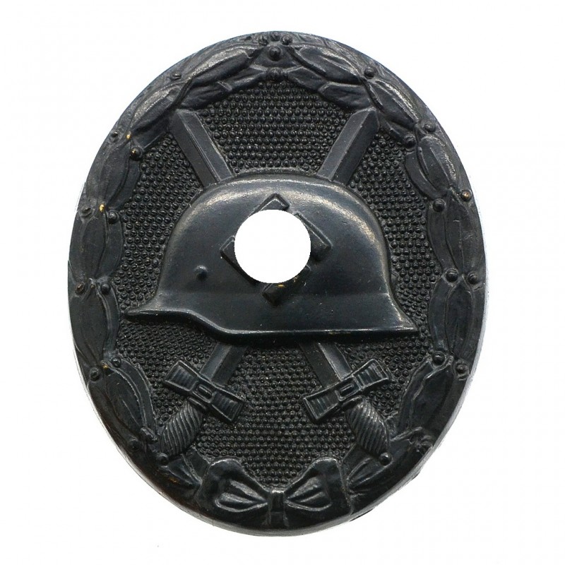 The badge for the wound of the 1939 model, the degree of "in black", a thin hook