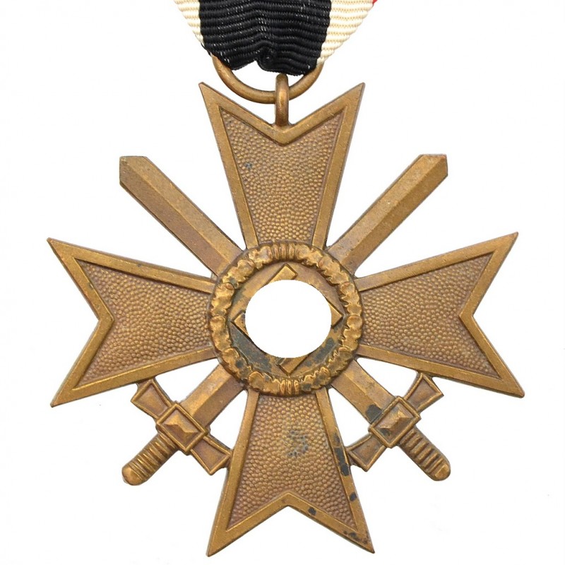 Cross of Military Merit of the 2nd class (KVK2) with swords of the 1939 model