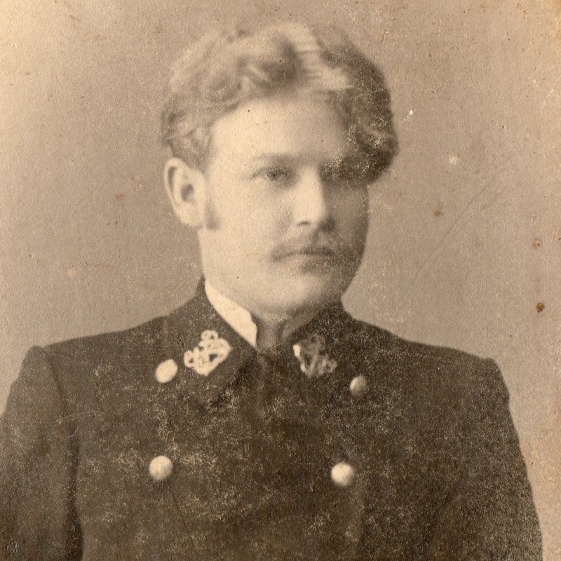 Rare photo of an employee of the Russian merchant Fleet