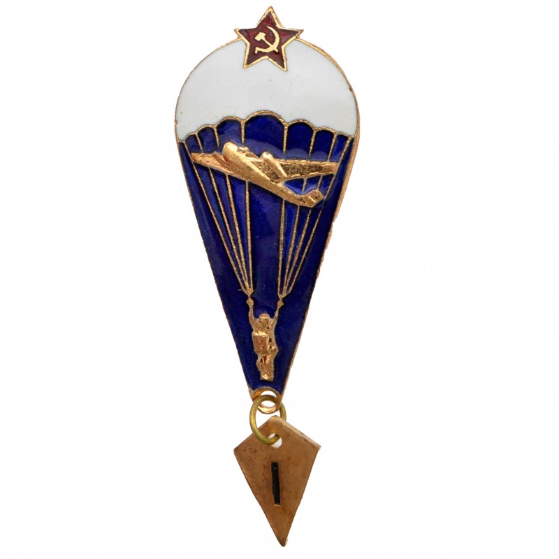 The sign "Parachutist of the USSR" of the 1968 model