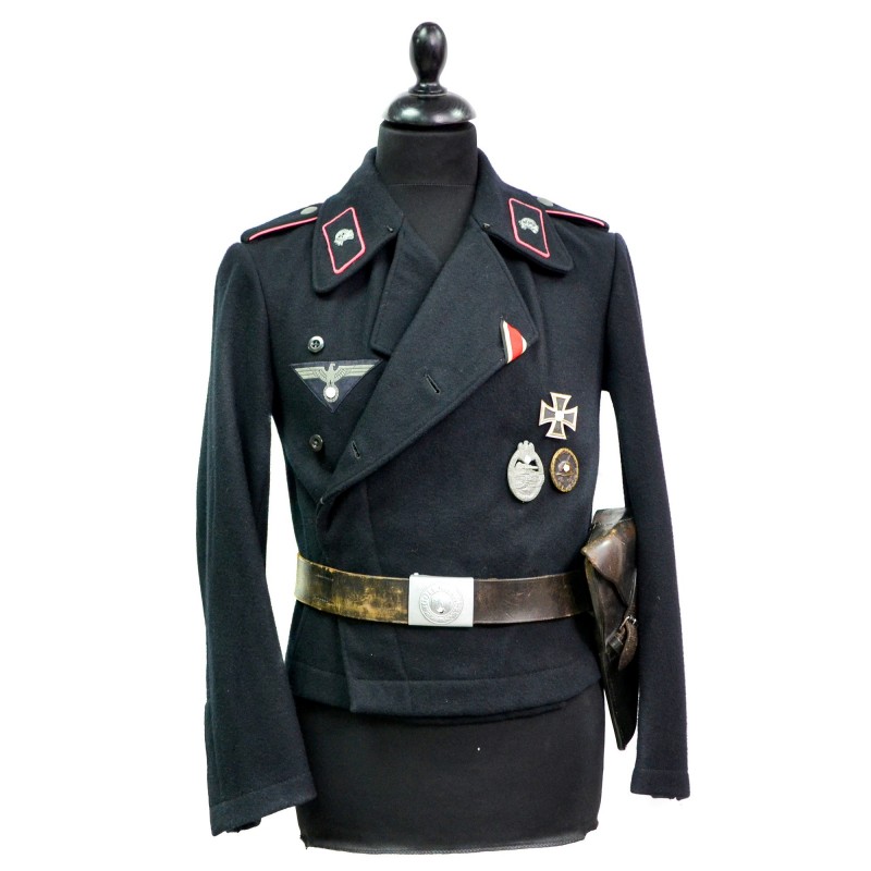 The tunic of an ordinary Wehrmacht tank units of the 1934 model