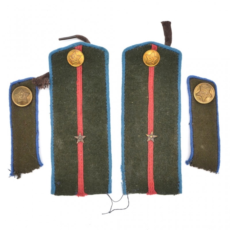 A set of field insignia of the 1943 model on the overcoat of the Red Army officers 