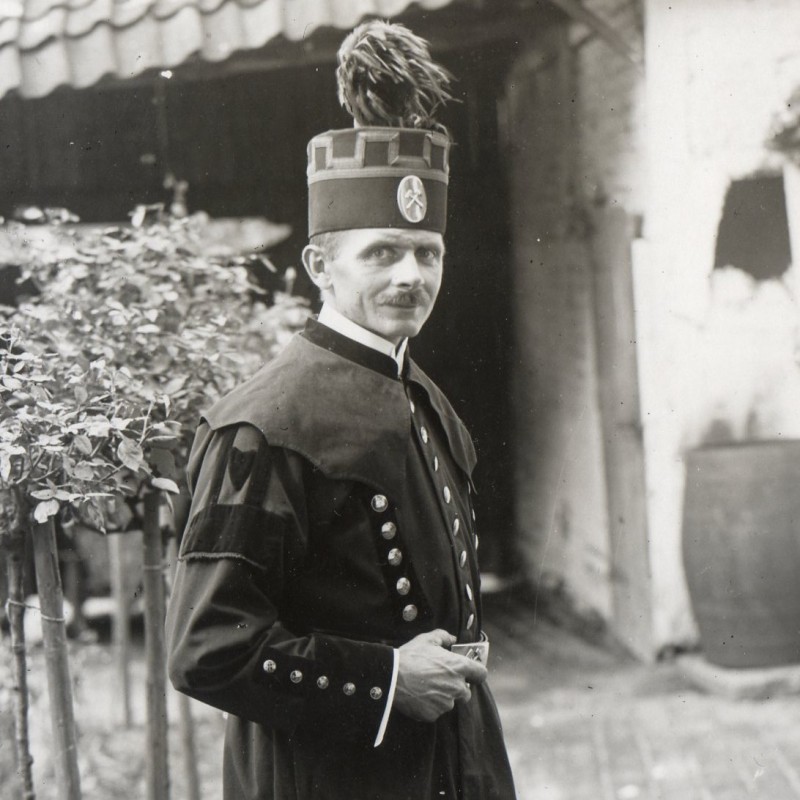 The rarest photo of a German miner in the ceremonial uniform of one of the mining societies