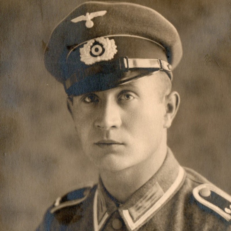 Photo of a non-commissioned officer of the 69th Infantry Regiment of the Wehrmacht with the Iron Cross of the 1st class