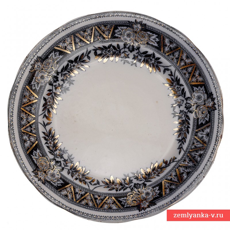 Decorated plate produced by the Kuznetsov factory in Tver