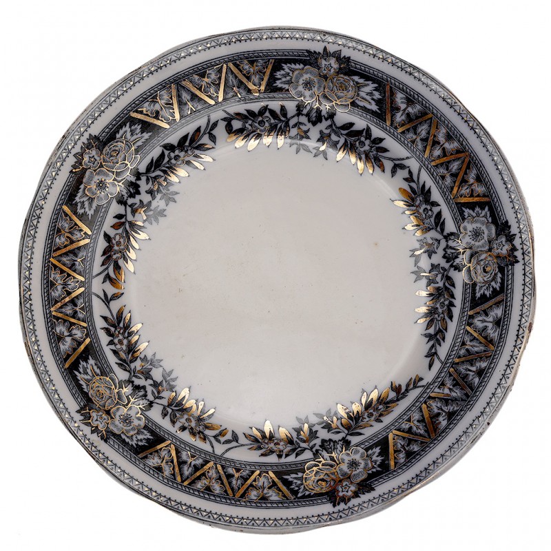 Decorated plate produced by the Kuznetsov factory in Tver