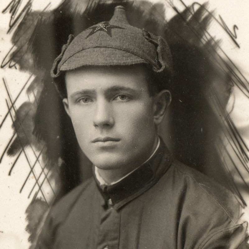 Photo of a Red Army soldier in Budenovka