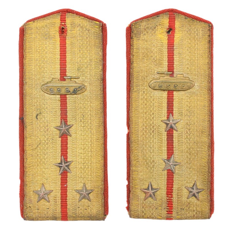 Shoulder straps of the captain of the ABTV Red Army of the 1943 model