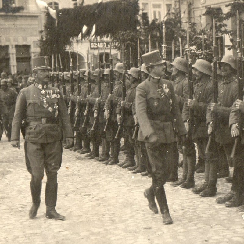Photos of German and Austro-Hungarian generals in front of a line of soldiers 